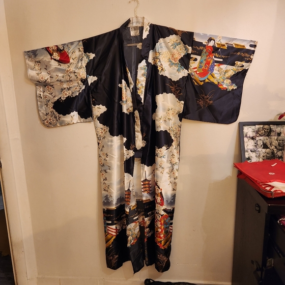 Oriental Floral Kimono Black  Robe - Picture 13 of 14